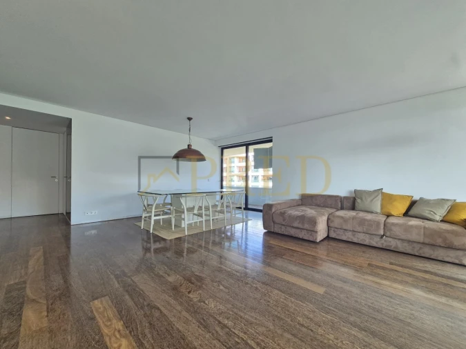 Apartamento T3 para Venda em Aldoar, Foz do Douro e Nevogilde Foto 2