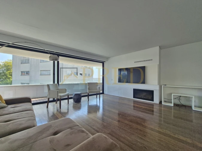 Apartamento T3 para Venda em Aldoar, Foz do Douro e Nevogilde Foto 3