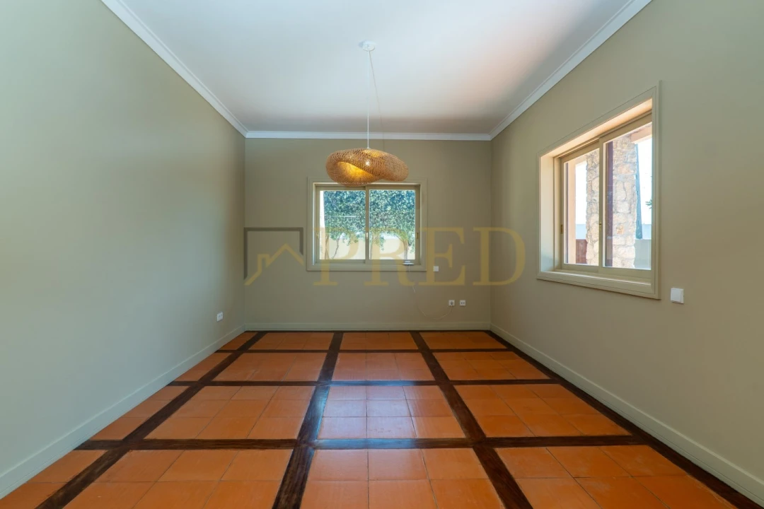 Moradia T5 para Arrendamento em Arcozelo Foto 18