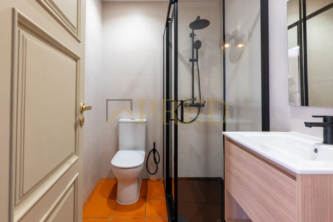 Moradia T5 para Arrendamento em Arcozelo Foto 20