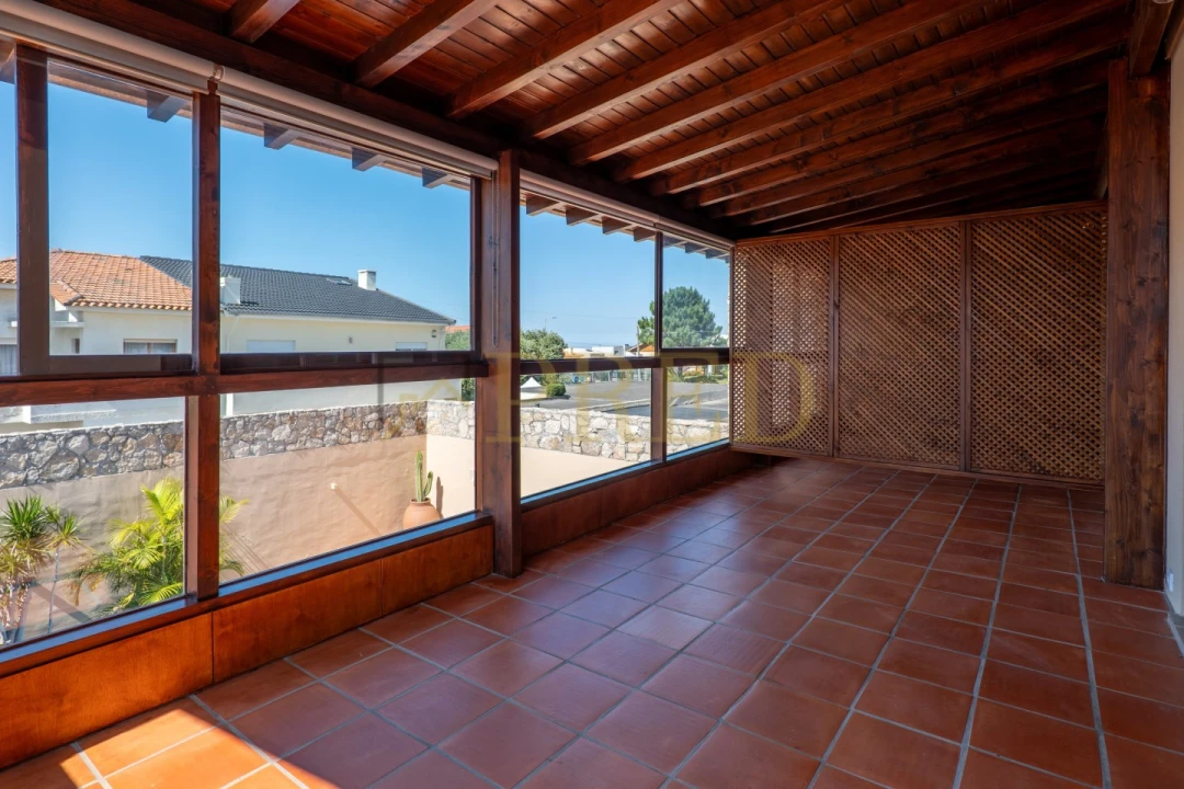 Moradia T5 para Arrendamento em Arcozelo Foto 26