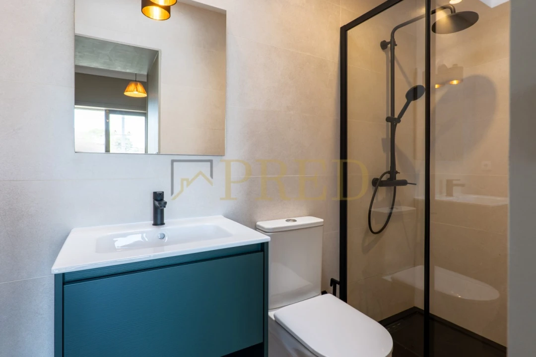 Moradia T5 para Arrendamento em Arcozelo Foto 38