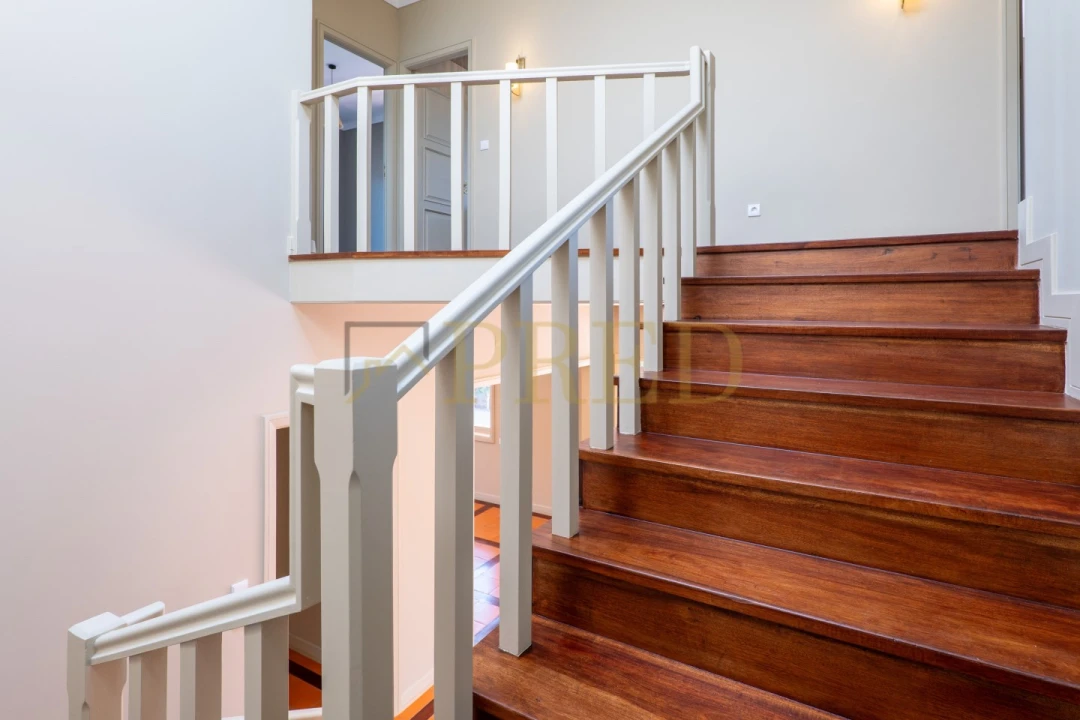 Moradia T5 para Arrendamento em Arcozelo Foto 21