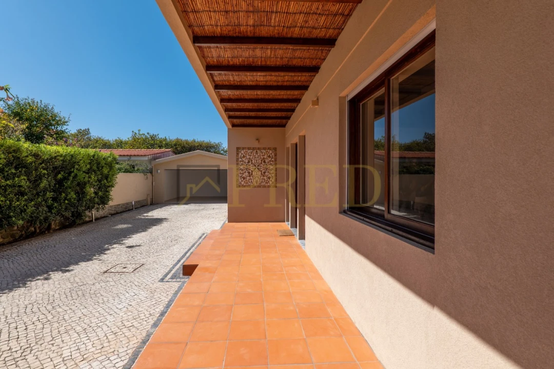 Moradia T5 para Arrendamento em Arcozelo Foto 4