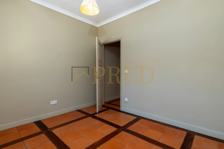 Moradia T5 para Arrendamento em Arcozelo Foto 19