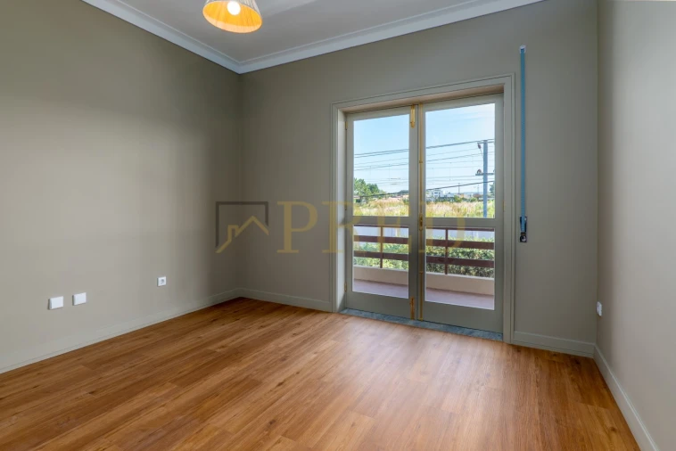 Moradia T5 para Arrendamento em Arcozelo Foto 35