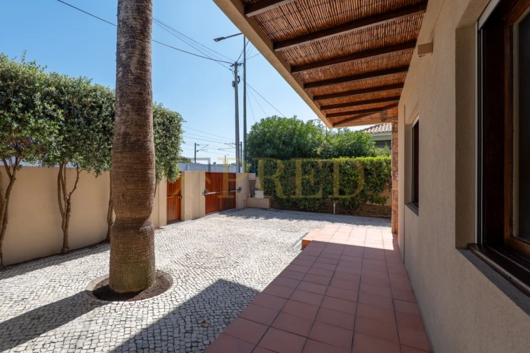 Moradia T5 para Arrendamento em Arcozelo Foto 6