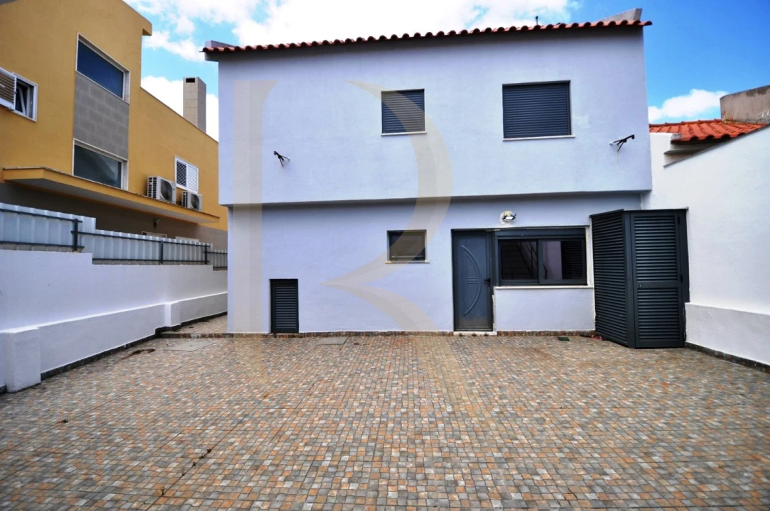 Moradia T5 para Venda em Amora Foto 2