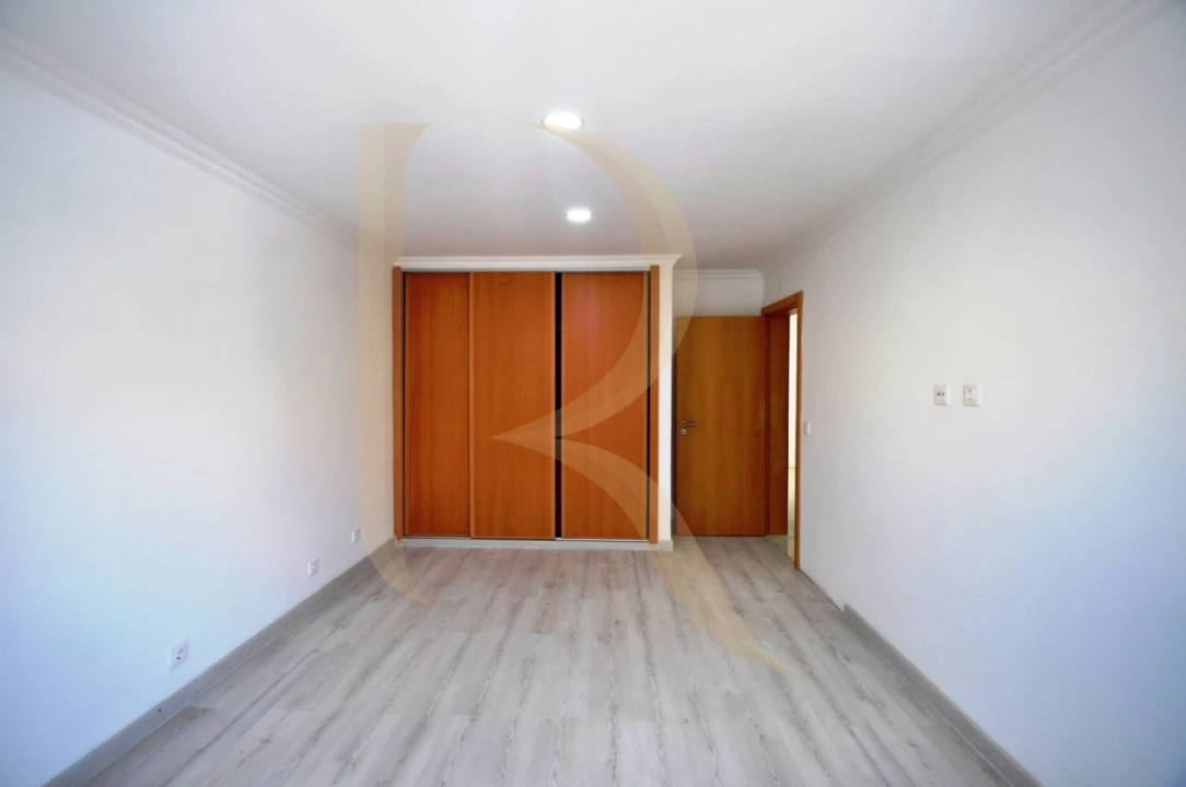 Moradia T5 para Venda em Amora Foto 19