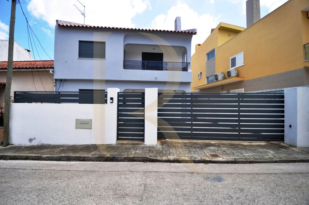 Moradia T5 para Venda em Amora Foto 23