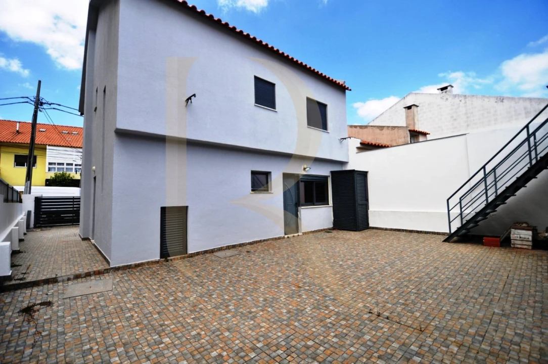 Moradia T5 para Venda em Amora Foto 25