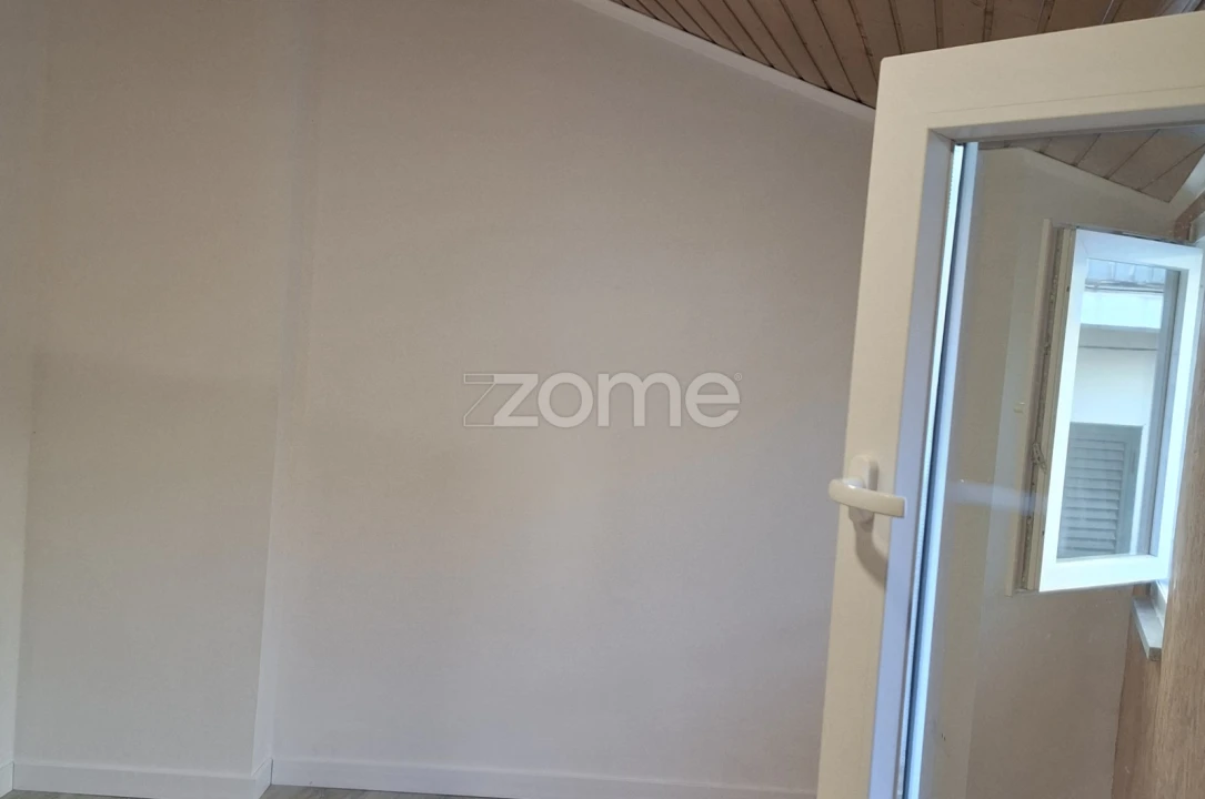 Moradia T2 para Venda em Oliveira do Hospital e São Paio de Gramaços Foto 8