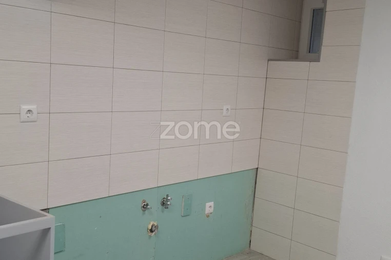 Moradia T2 para Venda em Oliveira do Hospital e São Paio de Gramaços Foto 3