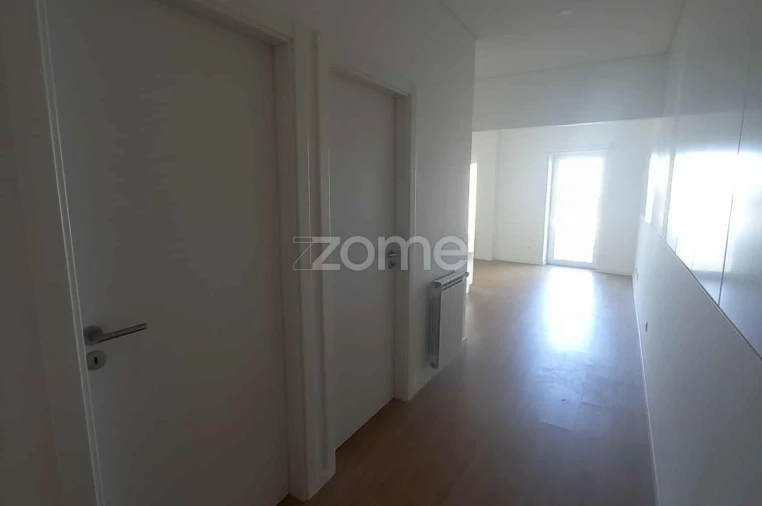 Apartamento T2 para Venda em Guarda Foto 9