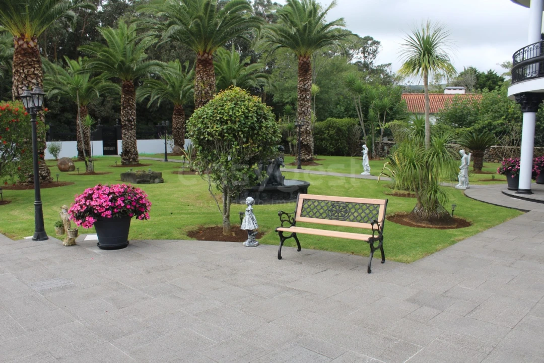 Moradia T4 para Venda em Porto Martins Foto 3