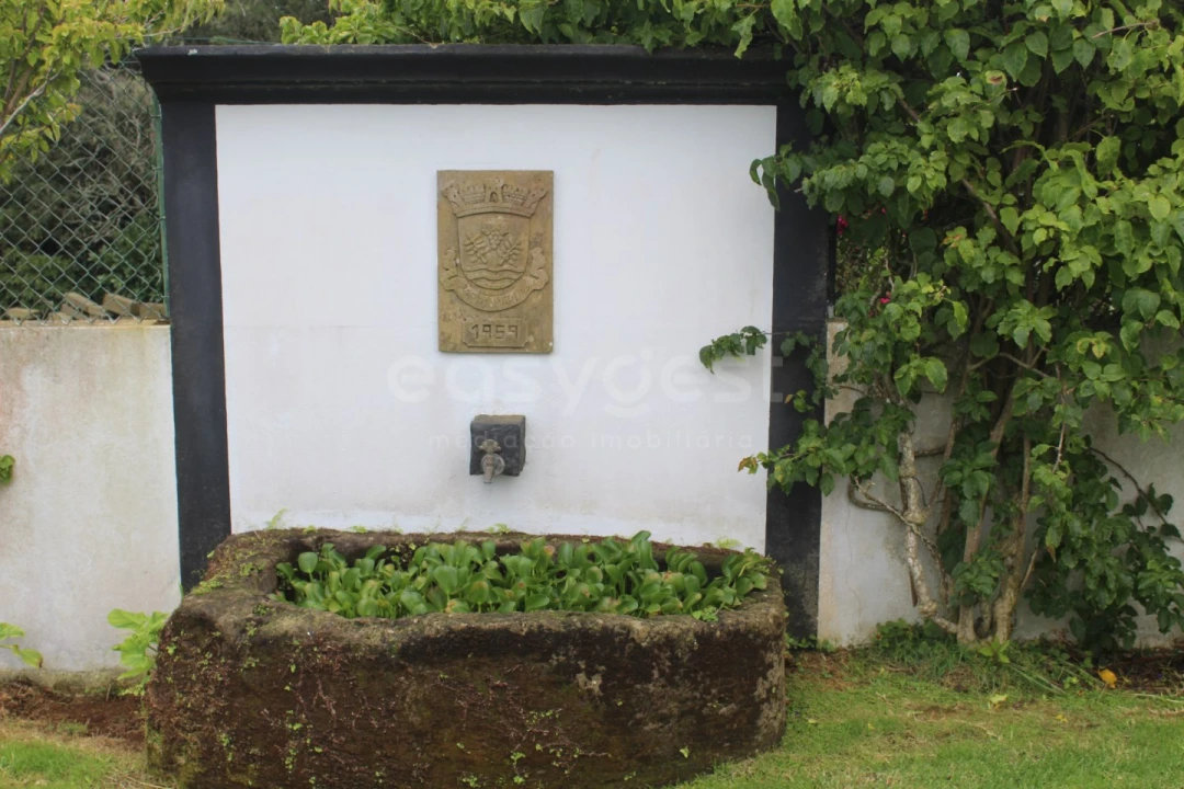 Moradia T4 para Venda em Porto Martins Foto 12