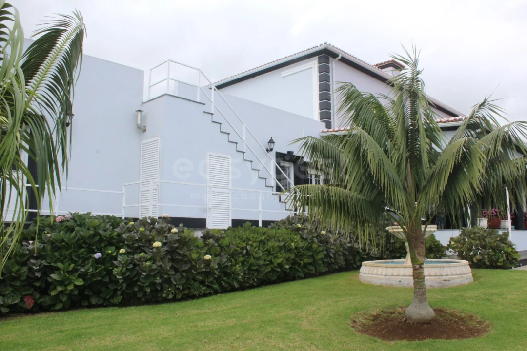 Moradia T4 para Venda em Porto Martins Foto 15