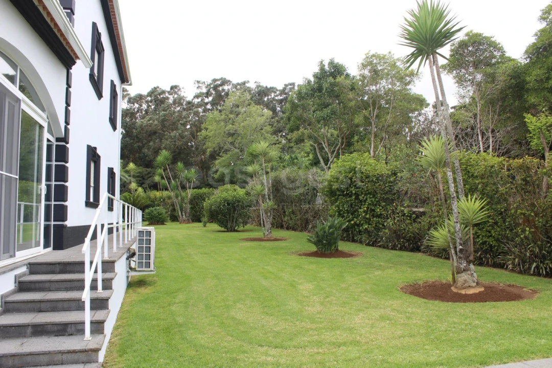 Moradia T4 para Venda em Porto Martins Foto 20