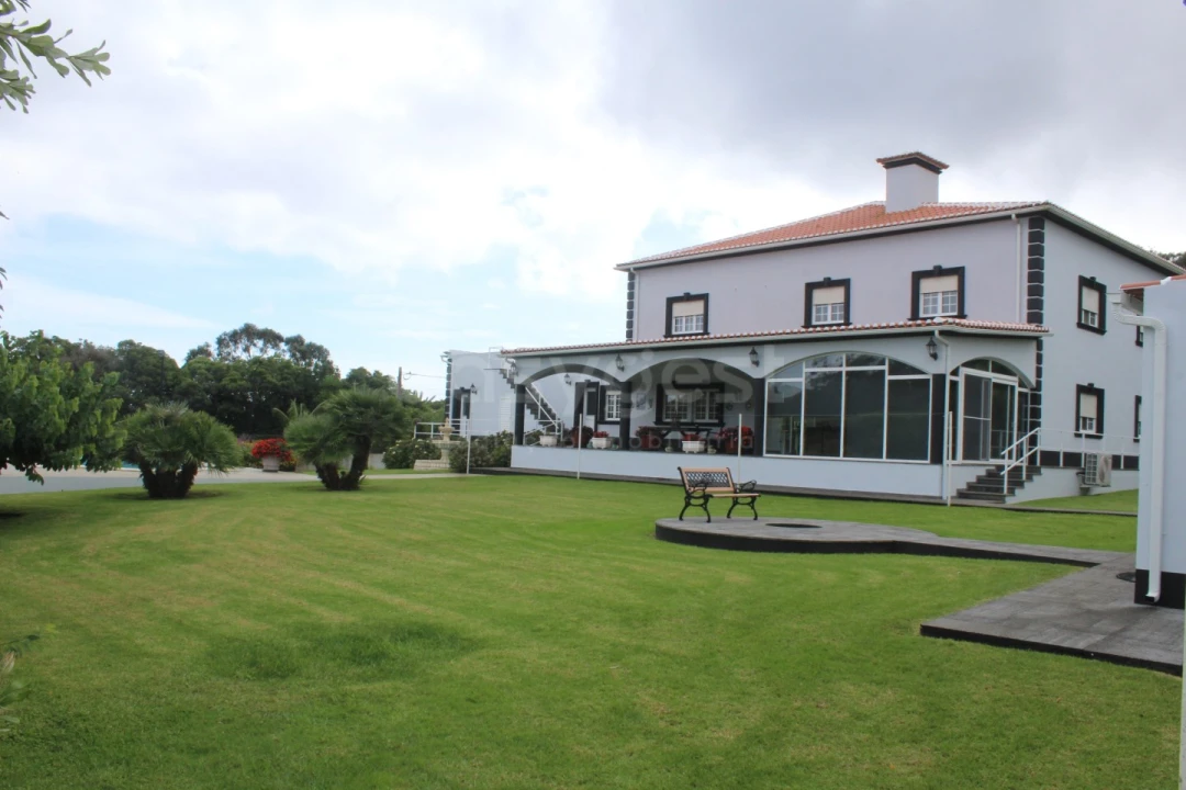 Moradia T4 para Venda em Porto Martins Foto 26