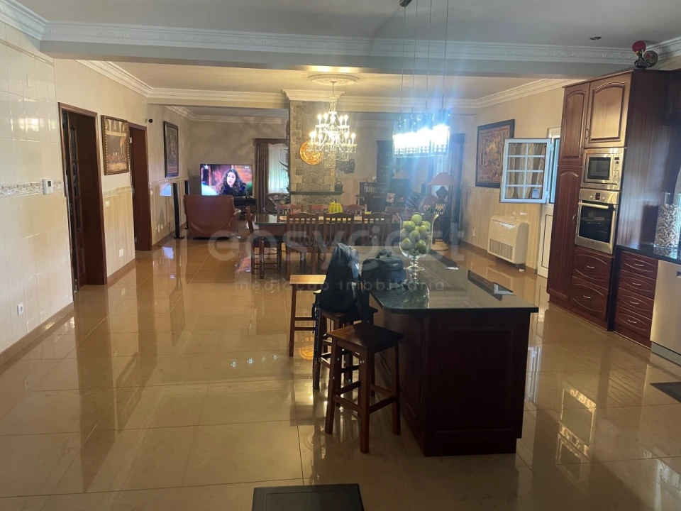 Moradia T4 para Venda em Porto Martins Foto 51