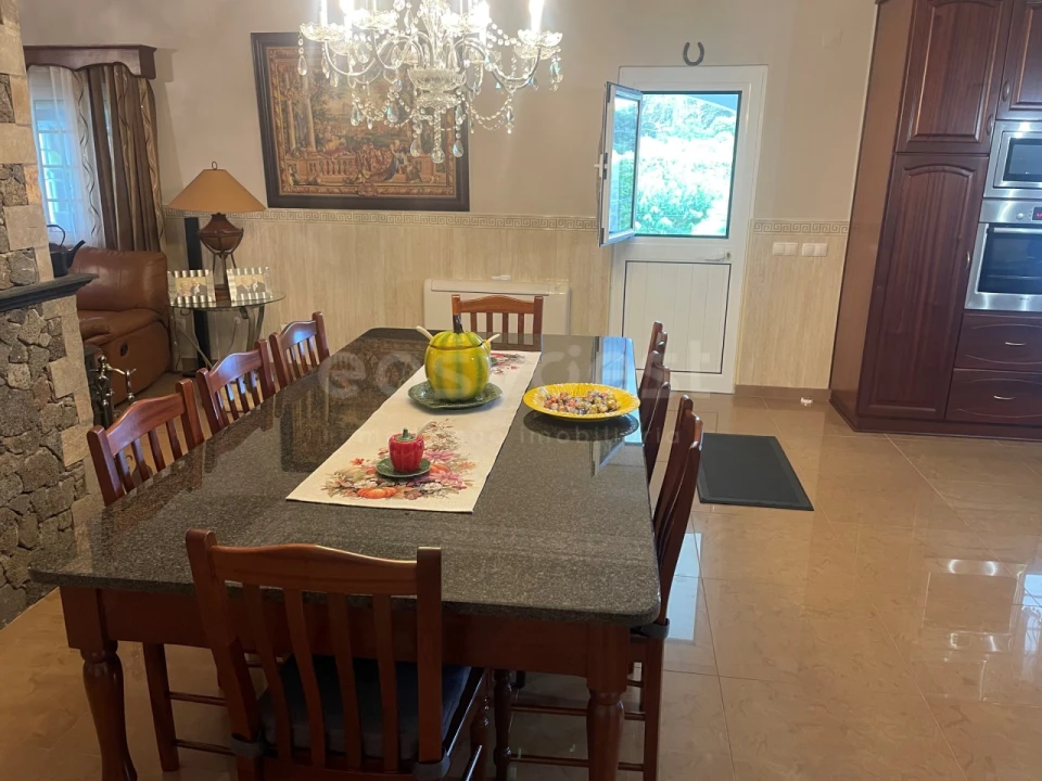 Moradia T4 para Venda em Porto Martins Foto 57