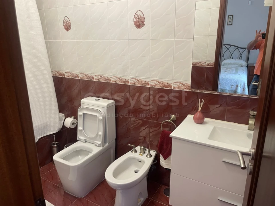 Moradia T4 para Venda em Porto Martins Foto 73