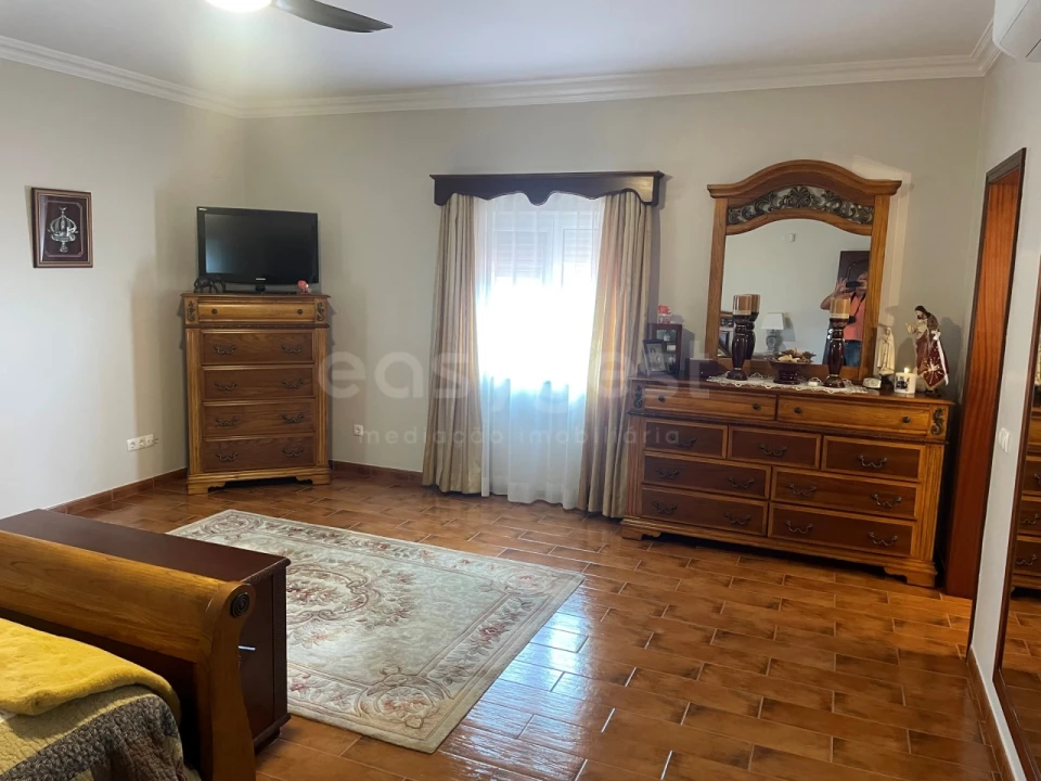 Moradia T4 para Venda em Porto Martins Foto 75