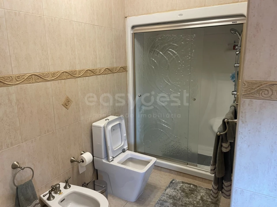 Moradia T4 para Venda em Porto Martins Foto 80