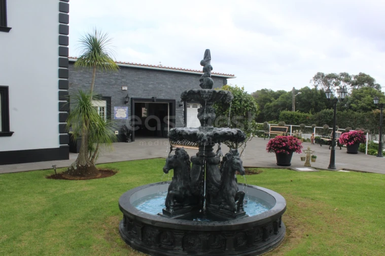 Moradia T4 para Venda em Porto Martins Foto 10