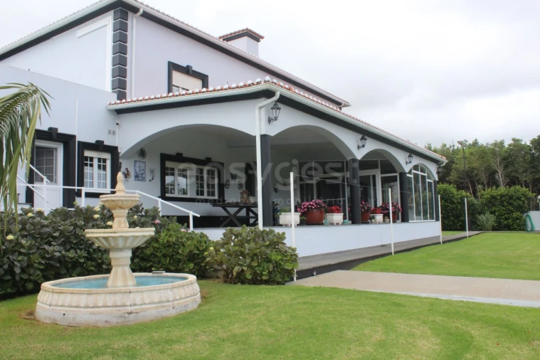 Moradia T4 para Venda em Porto Martins Foto 16