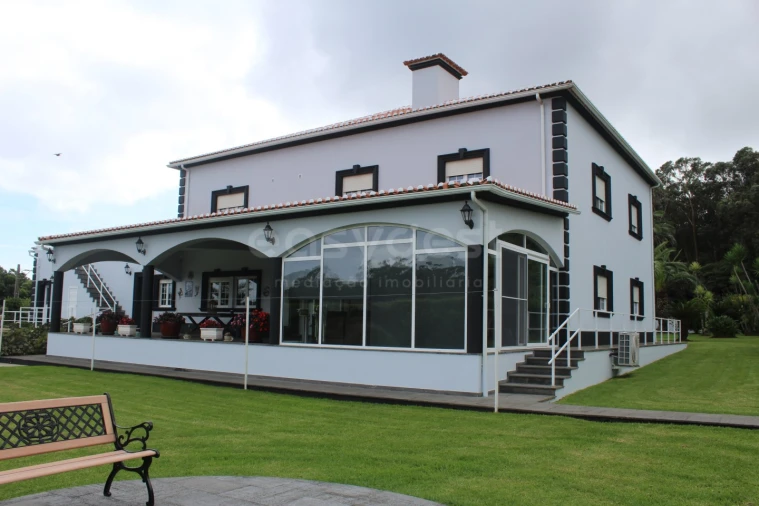 Moradia T4 para Venda em Porto Martins Foto 21