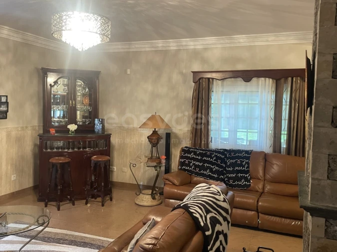 Moradia T4 para Venda em Porto Martins Foto 54