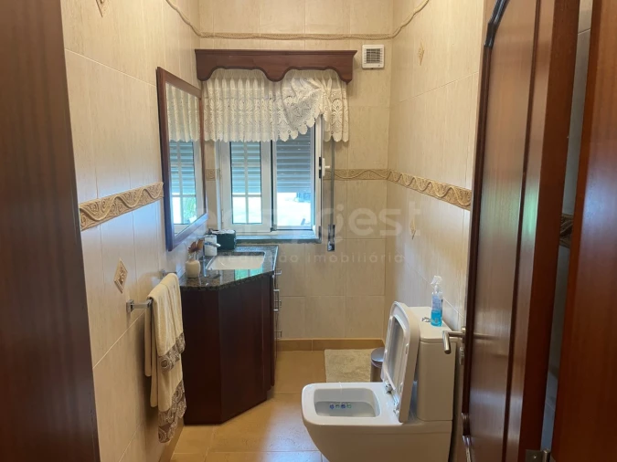 Moradia T4 para Venda em Porto Martins Foto 56