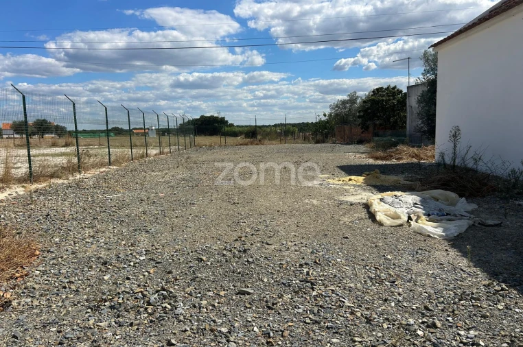Terreno Comércio / Armazém para Arrendamento em Grândola e Santa Margarida da Serra Foto 1