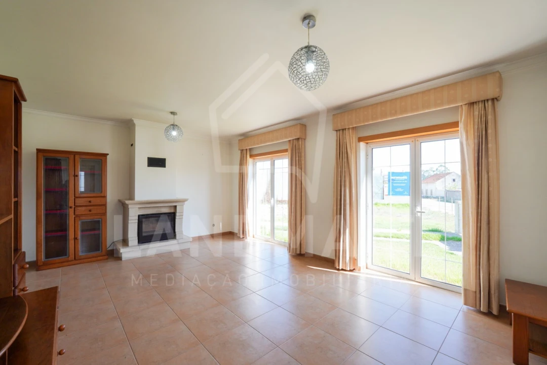 Moradia T4 para Venda em Turquel Foto 1