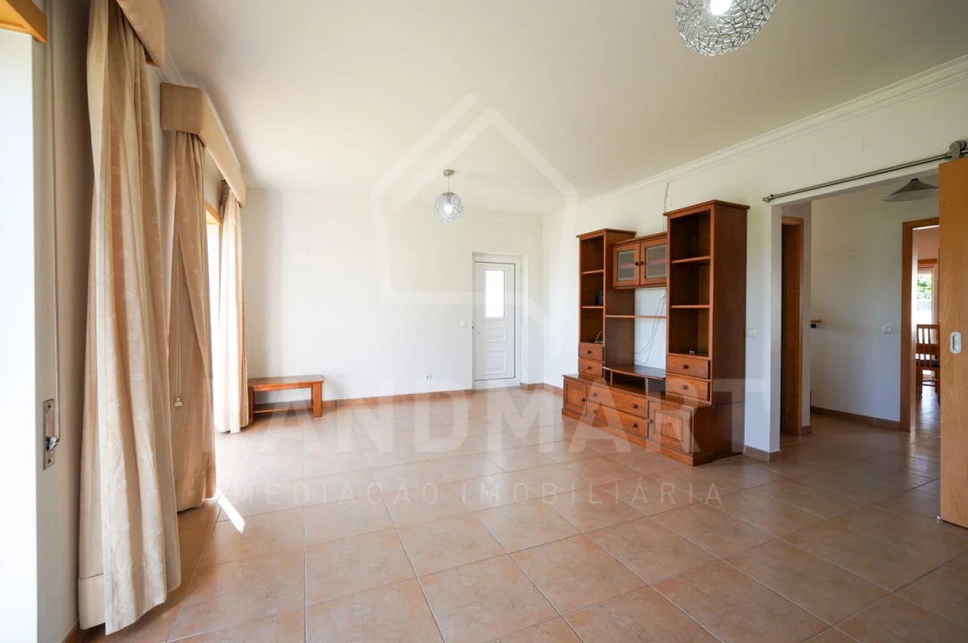 Moradia T4 para Venda em Turquel Foto 2