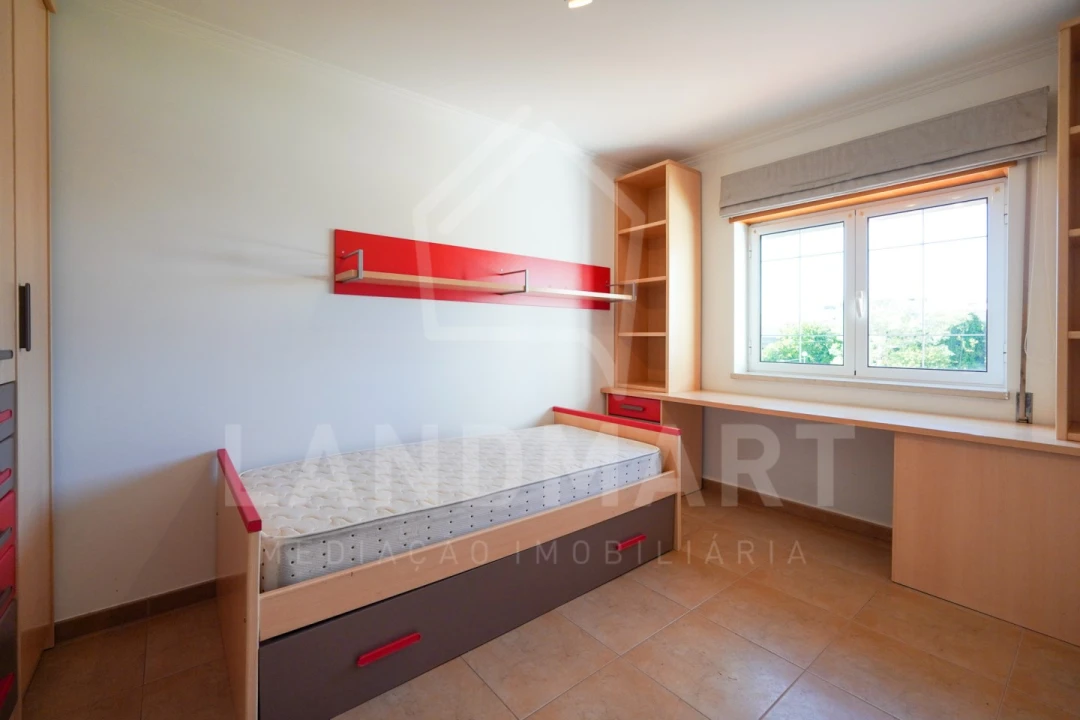 Moradia T4 para Venda em Turquel Foto 17