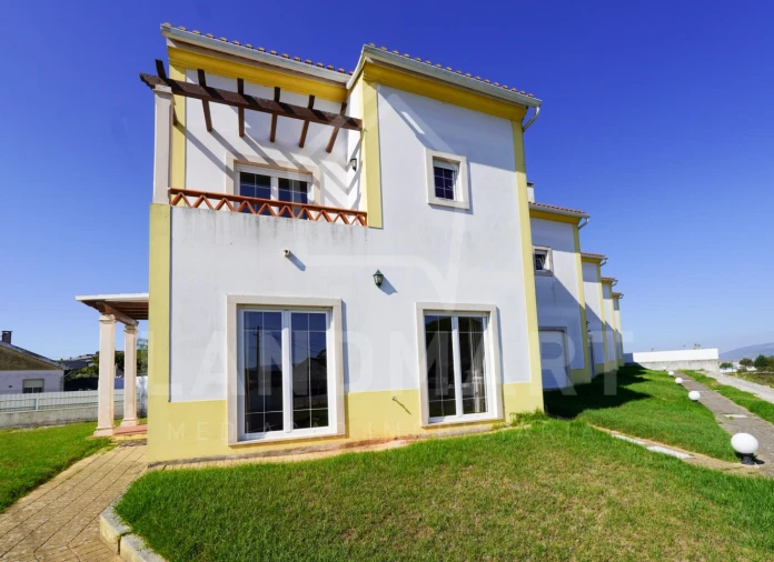 Moradia T4 para Venda em Turquel Foto 9