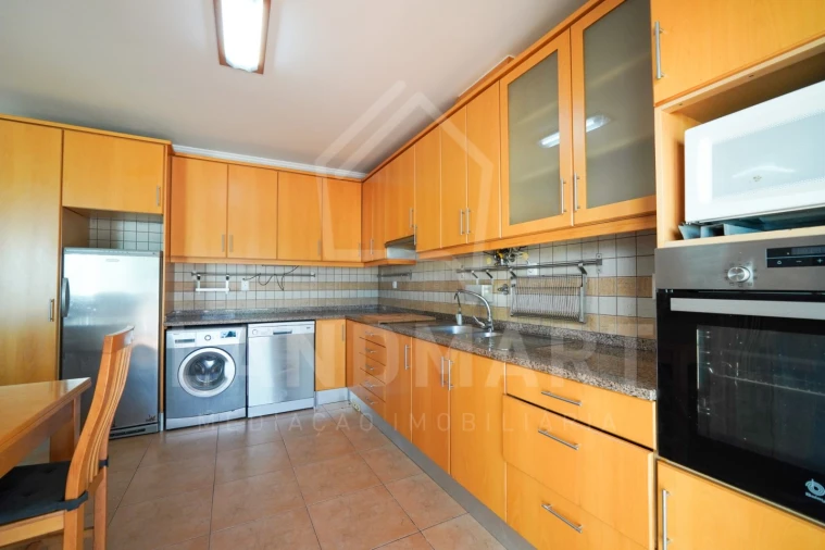 Moradia T4 para Venda em Turquel Foto 3