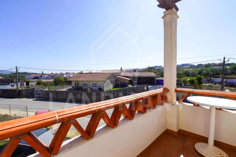 Moradia T4 para Venda em Turquel Foto 22