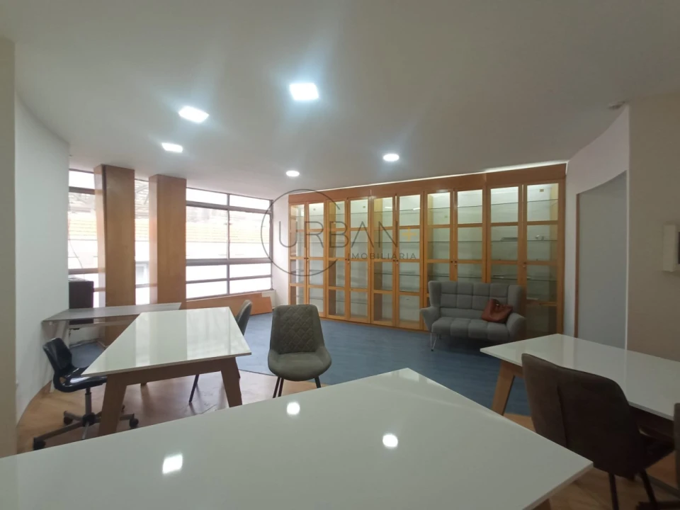 Loja para Arrendamento em Viseu Foto 1