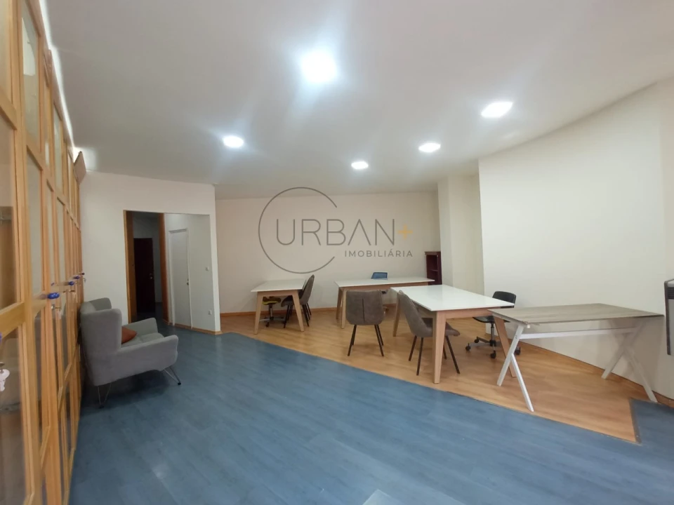 Loja para Arrendamento em Viseu Foto 2