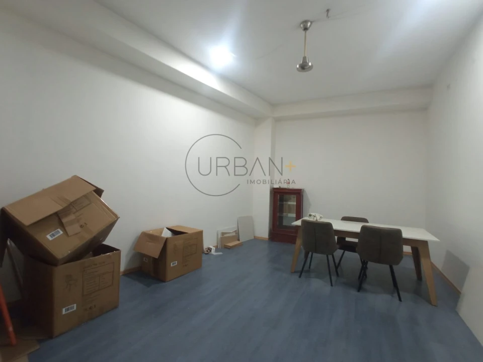 Loja para Arrendamento em Viseu Foto 6