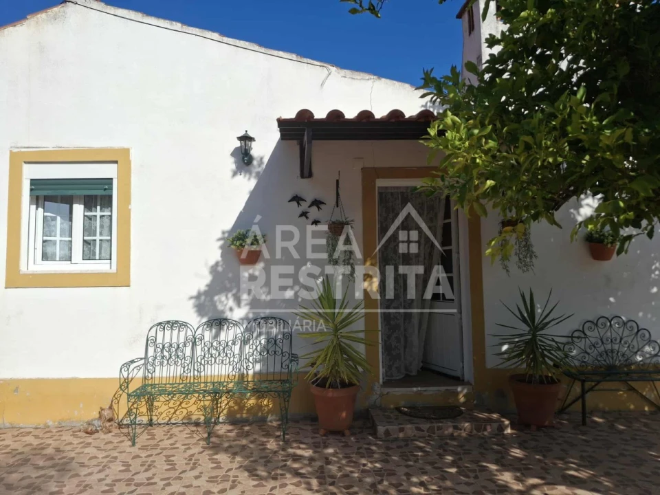 Moradia T2 para Venda em Santa Margarida da Coutada Foto 1