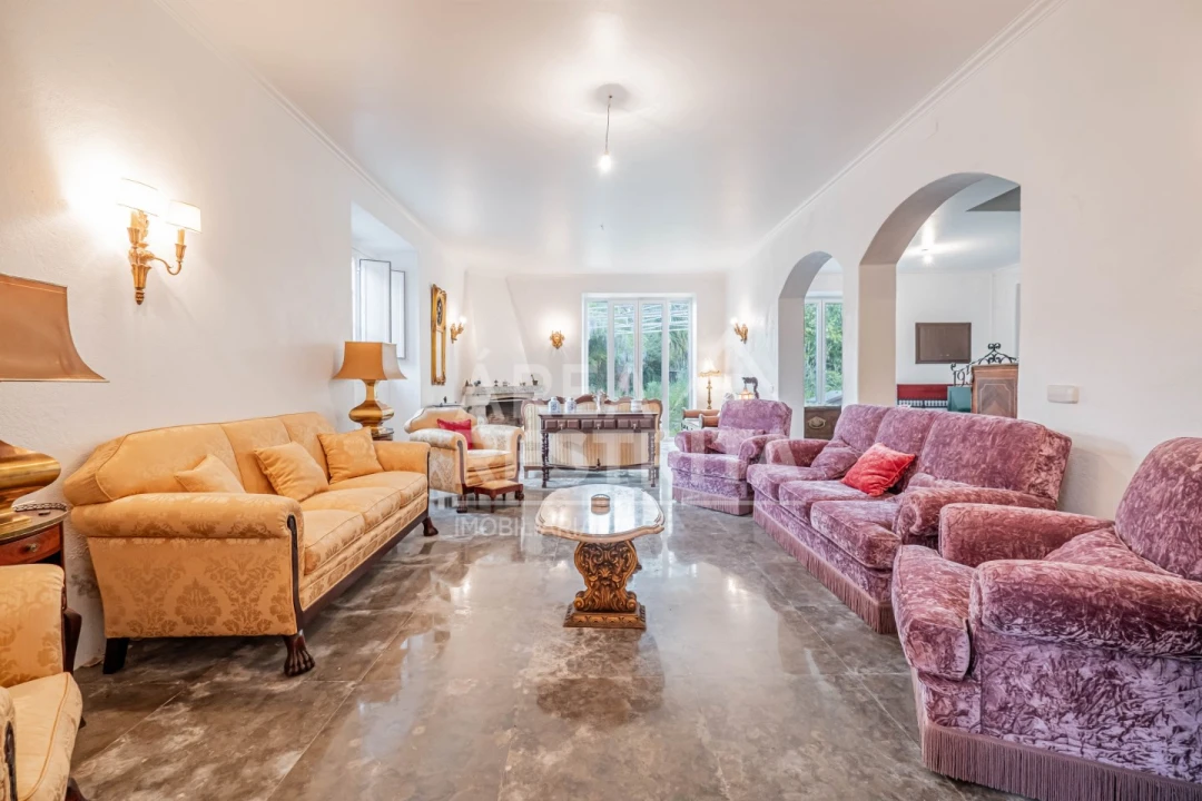 Moradia T5 para Venda em Cacém e São Marcos Foto 1