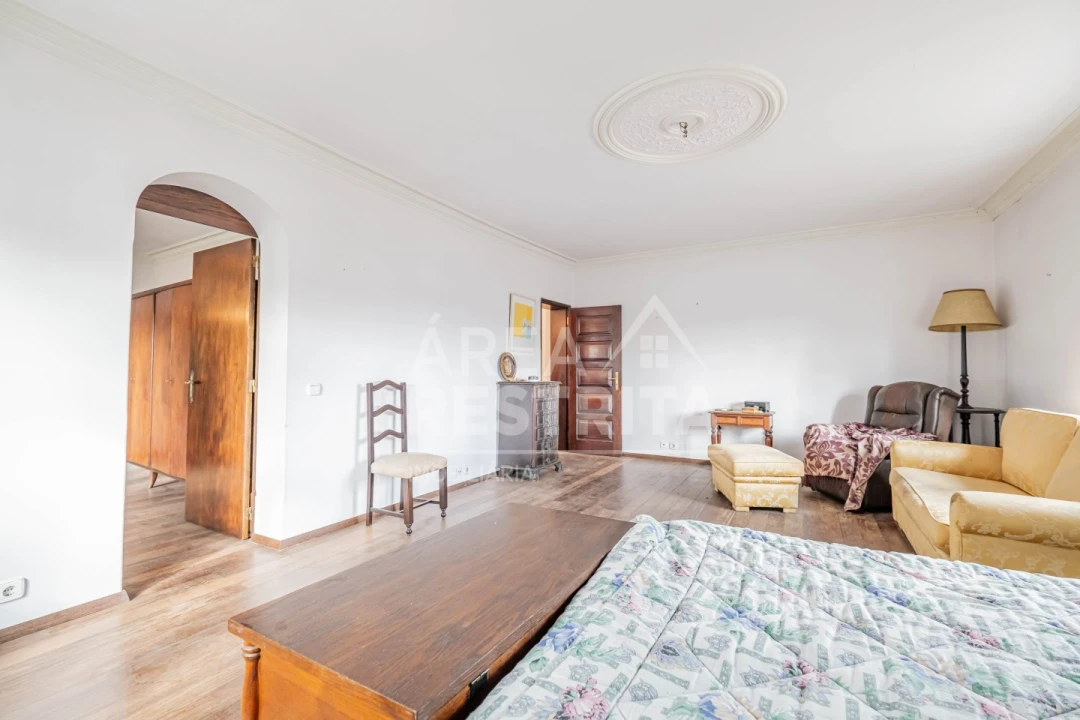 Moradia T5 para Venda em Cacém e São Marcos Foto 53