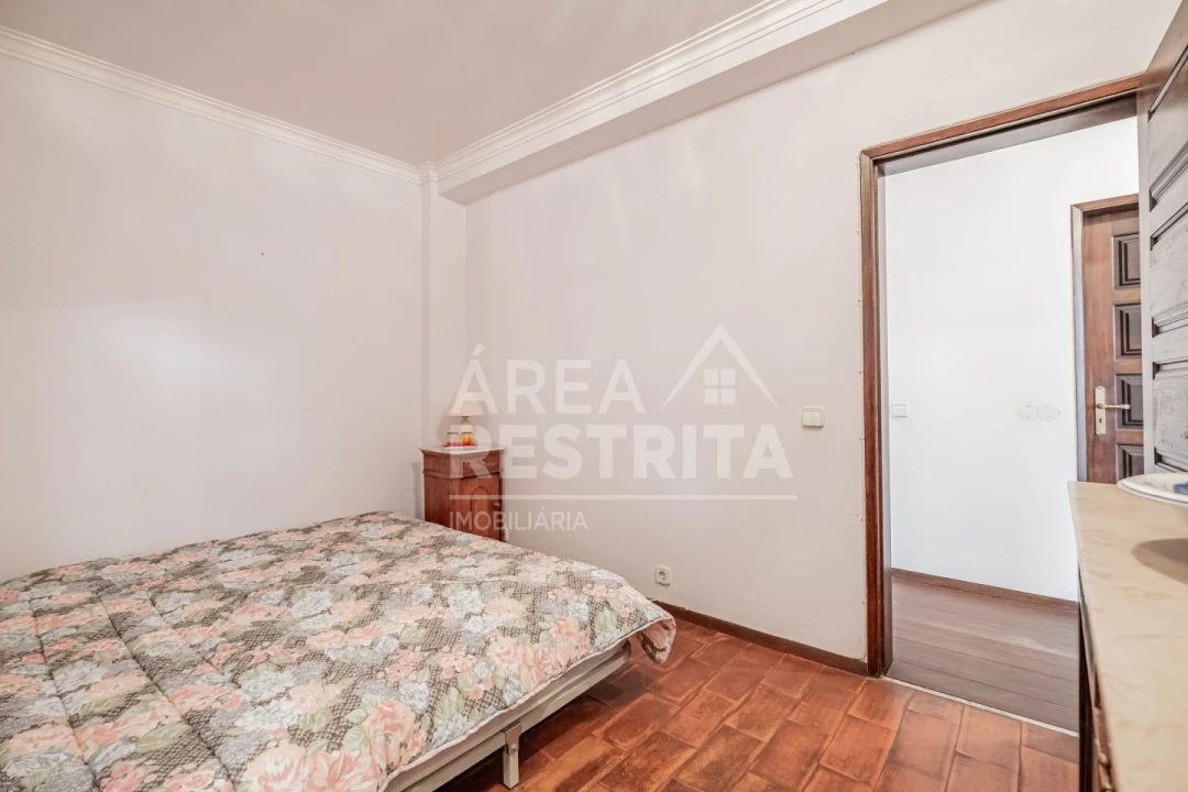 Moradia T5 para Venda em Cacém e São Marcos Foto 69