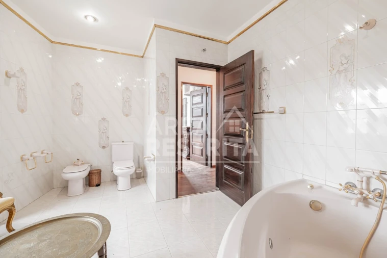 Moradia T5 para Venda em Cacém e São Marcos Foto 64