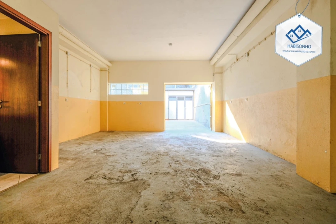 Armazém para Venda em Campanhã Foto 1