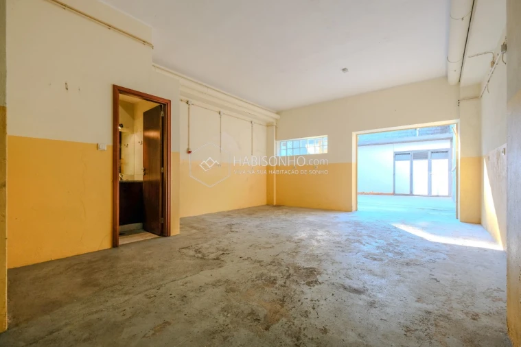 Armazém para Venda em Campanhã Foto 2